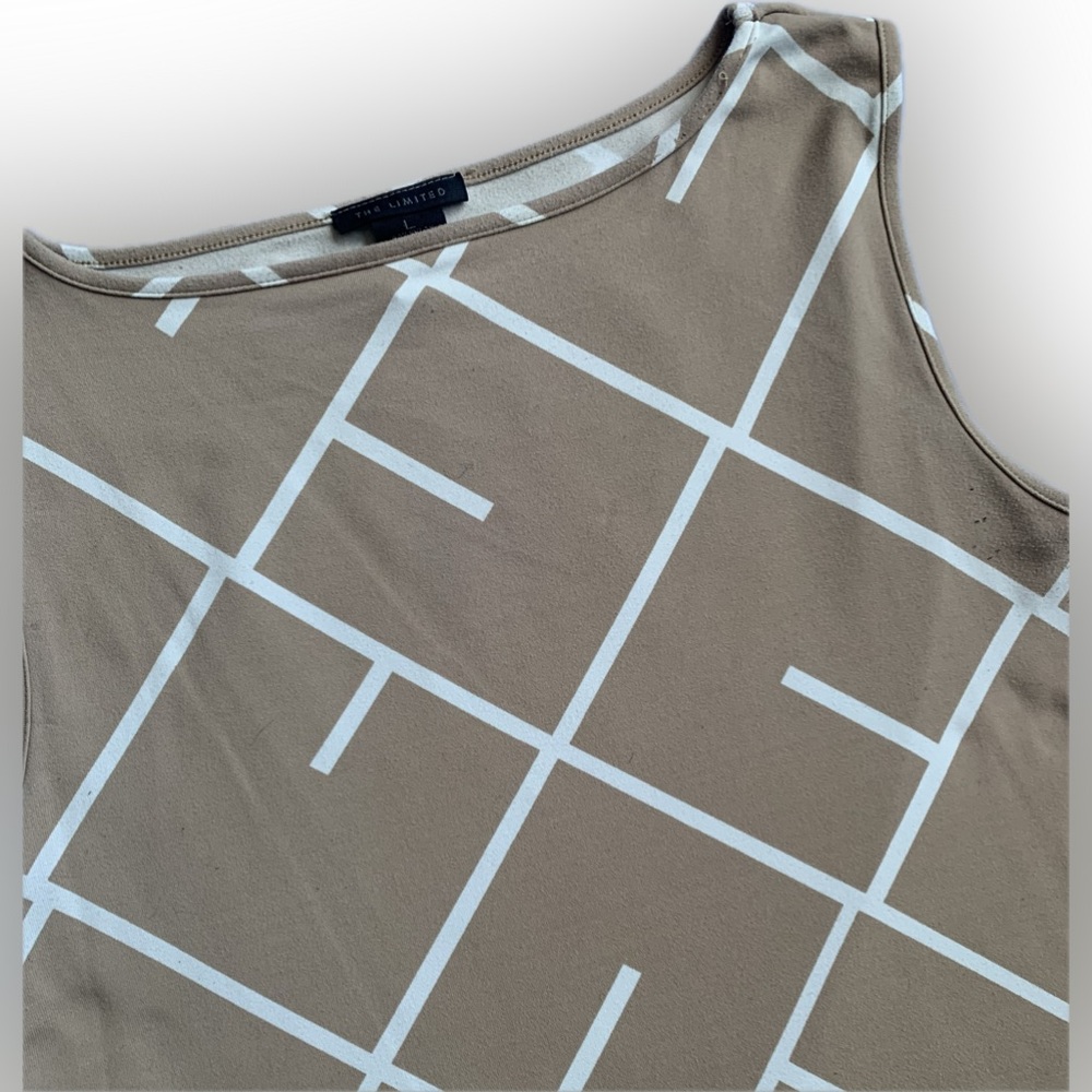 The Limited Sleeveless stretch Top, beige tan w/ white pattern, nylon spandex, L
